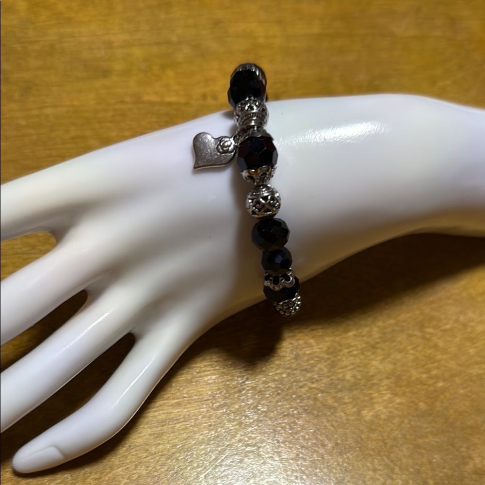 Elegant Black Beaded Bracelet with Heart Charm
